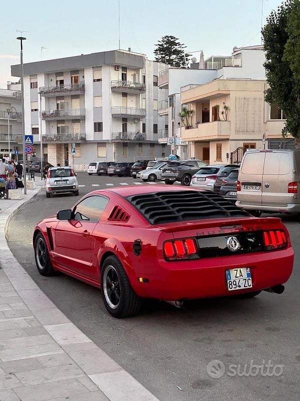 Usata Ford Mustang 215 CV (158 kW) 2008 Rosso Coupé