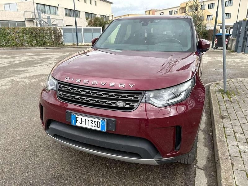 Usata Land Rover Discovery 5 SE 241 CV (177 kW) 2017 Bordo' metal. SUV