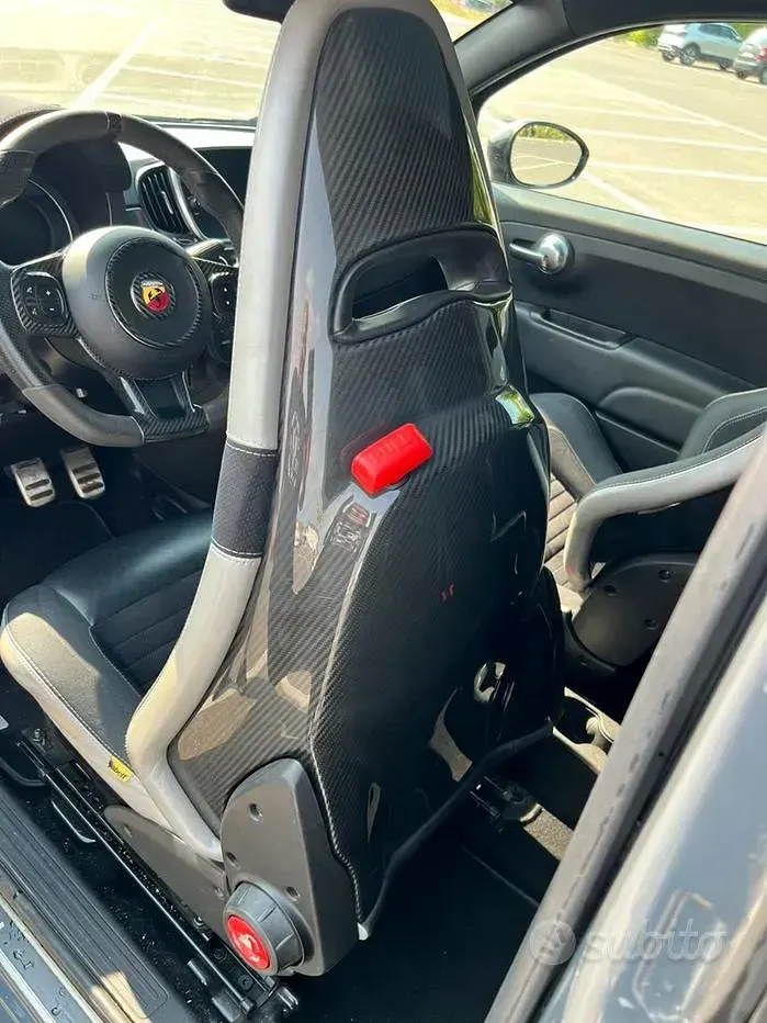 Usata Abarth 695 165 CV (121 kW) 2017 Grigio Utilitaria