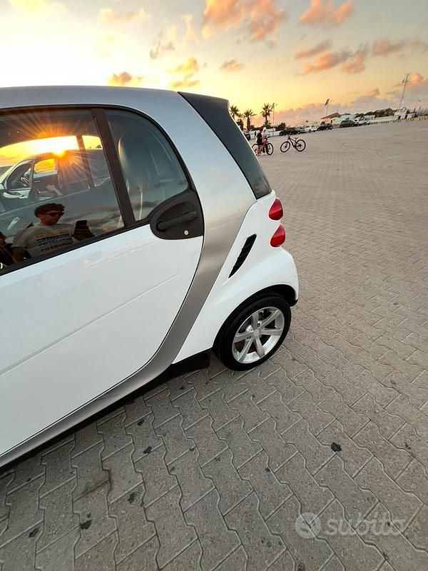 Usata Smart ForTwo Coupé 71 CV (52 kW) 2009 Utilitaria