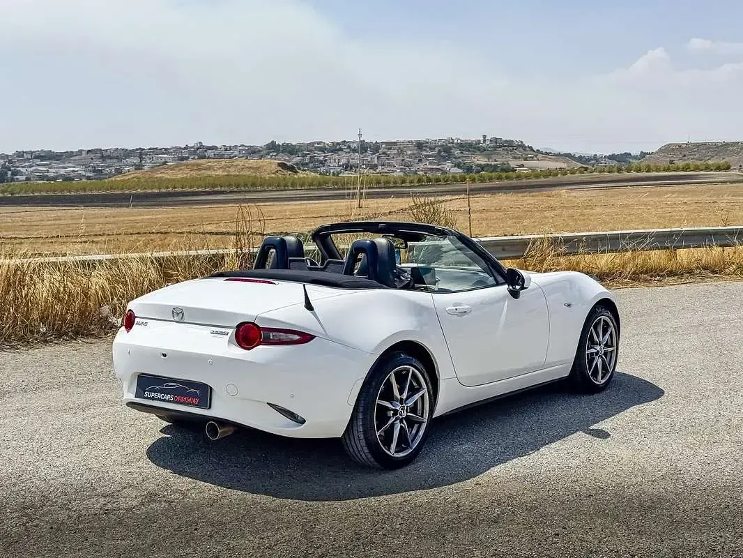 Usata Mazda MX5 Inclusive 184 CV (135 kW) 2021 Bianco Cabrio