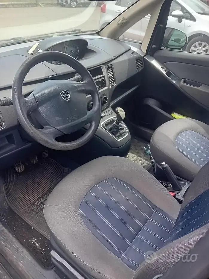 Usata Lancia Musa 95 CV (69 kW) 2011 Monovolume