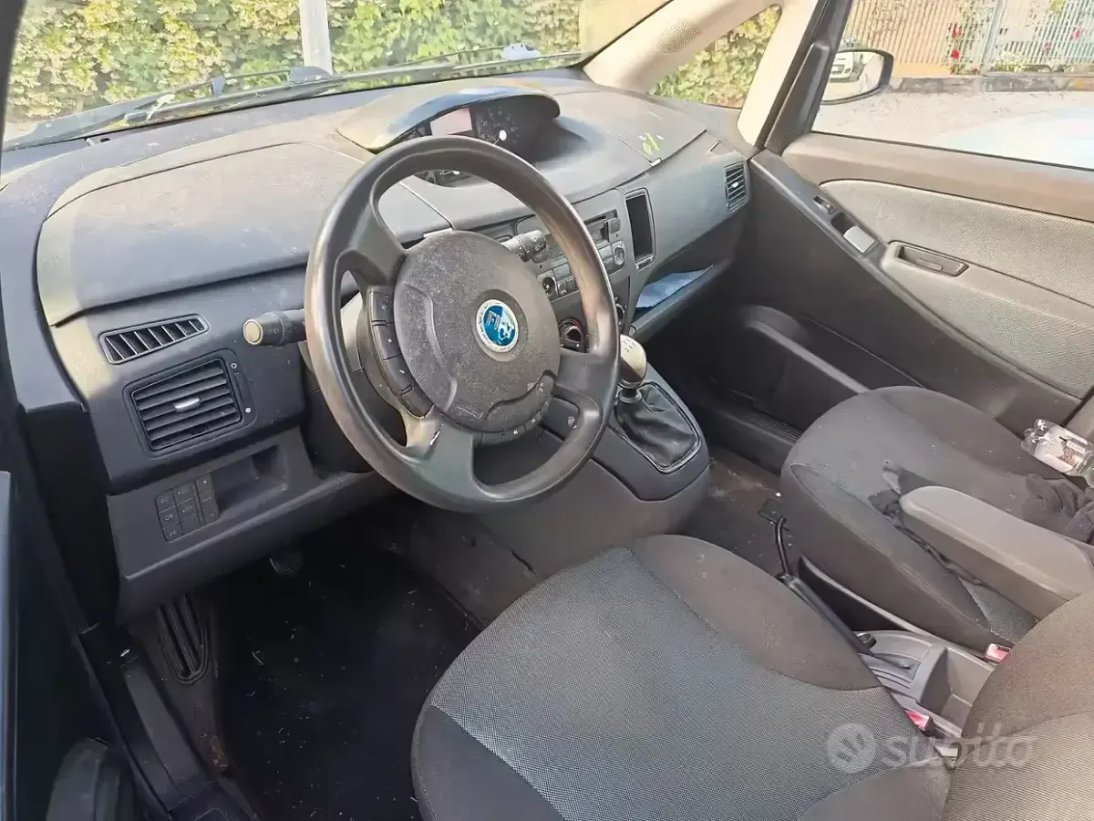 Usata Fiat Idea 95 CV (69 kW) 2006 Blu Monovolume