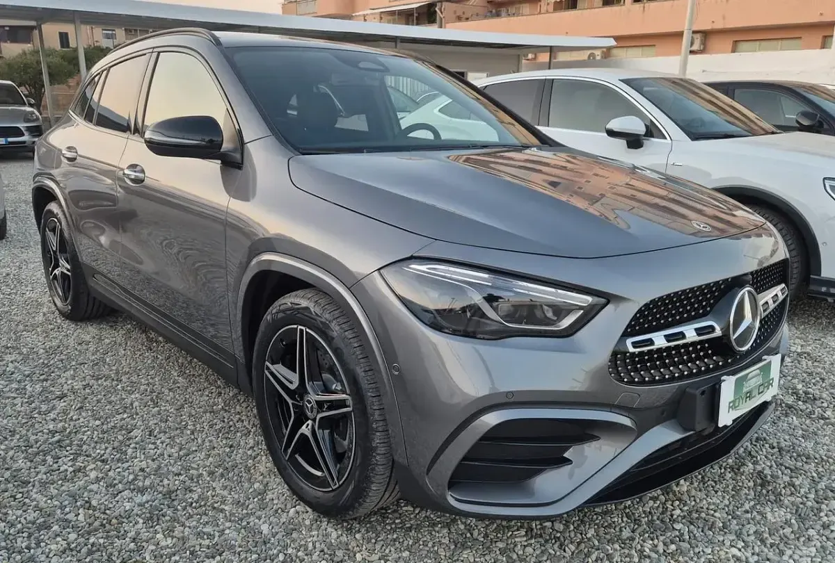 Nuova Mercedes GLA200 Premium 150 CV (110 kW) 2026 Grigio SUV