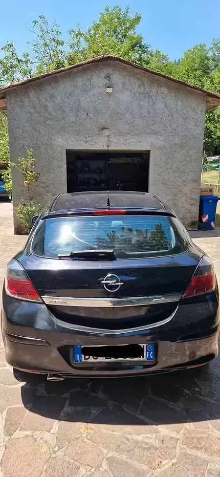 Usata Opel Astra GTC 180 CV (132 kW) 2007 Nero Berlina