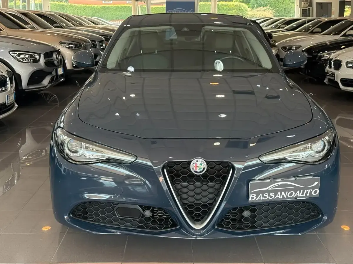 Usata Alfa Romeo Giulia Business 180 CV (132 kW) 2016 Blu Berlina