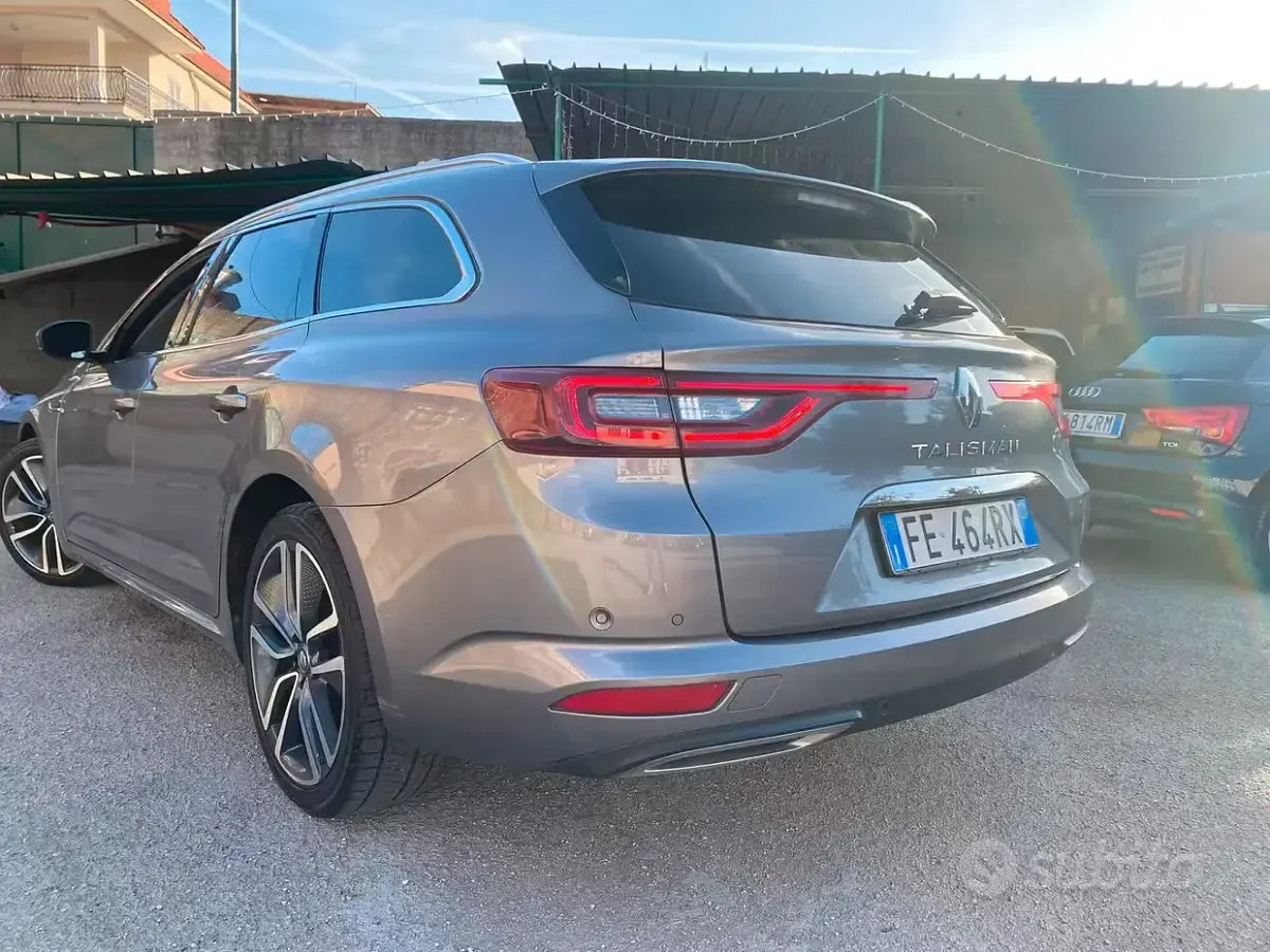 Usata Renault Talisman 131 CV (96 kW) 2016 Grigio Berlina
