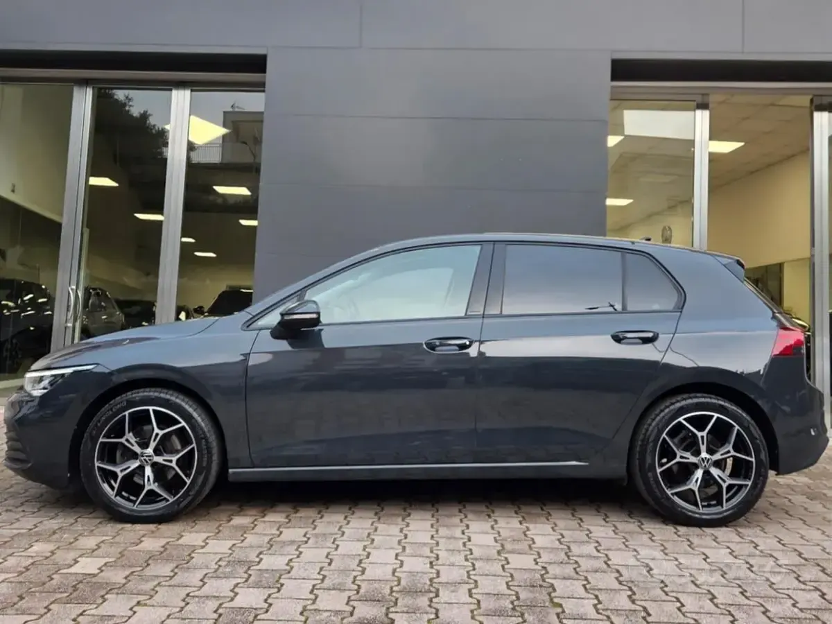 Używany VW Golf VII Life 116 KM (85 kW) 2021 Szary Hatchback