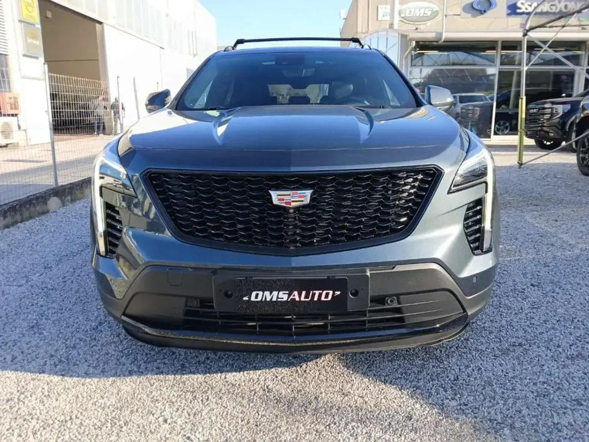 Usata Cadillac XT4 230 CV (169 kW) 2022 Grigio scuro SUV