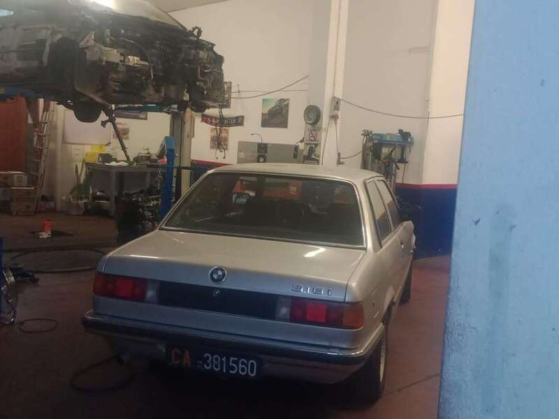 Usato 1981 BMW 318 1.8 Benzin 105 CV (14.000 €)