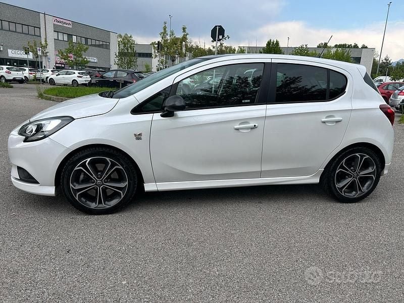 Używany Opel Corsa S 150 KM (110 kW) 2017 Biały Sedan/Limuzyna