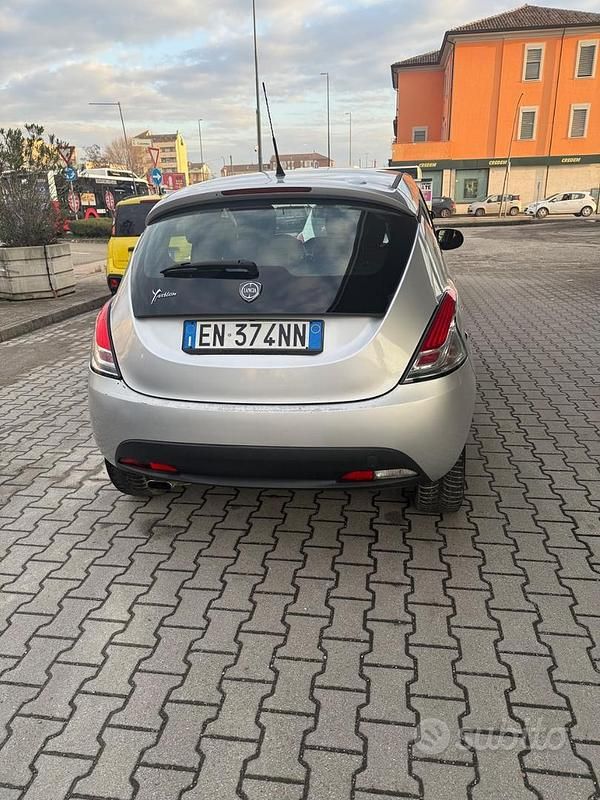 Usata Lancia Ypsilon 2012 Grigio Utilitaria