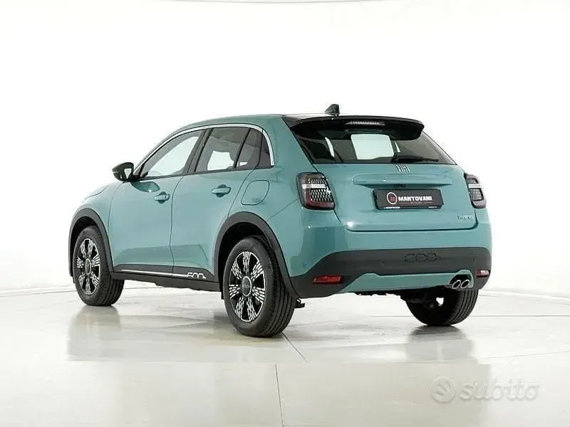 Usata Fiat 600 145 CV (106 kW) 2025 Azzurro SUV