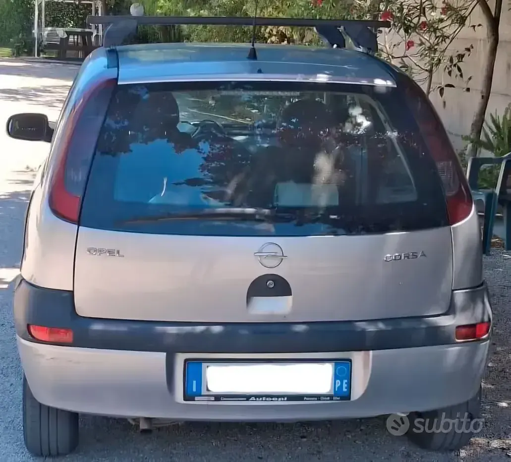 Usata Opel Corsa 58 CV (42 kW) 2002 Grigio Utilitaria