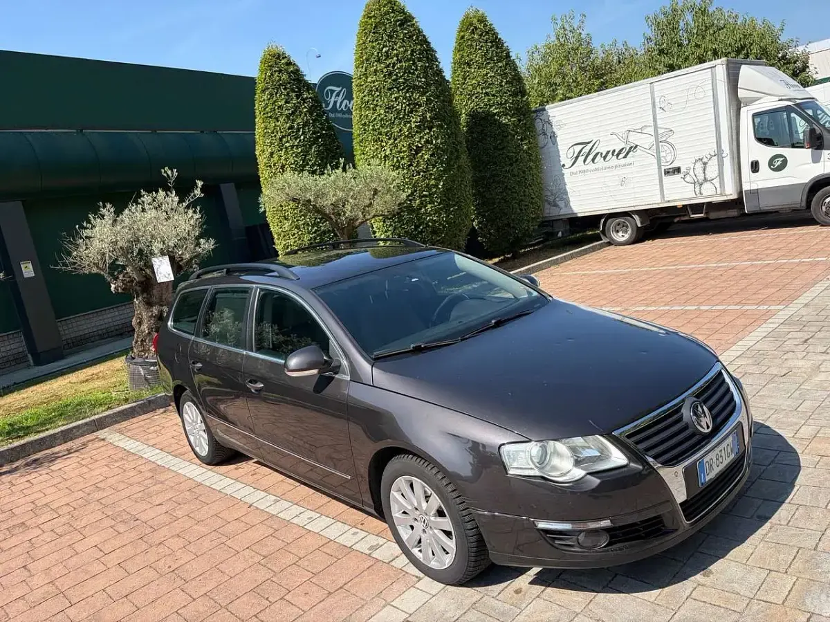 Usata VW Passat Highline 140 CV (102 kW) 2008 Grigio Station wagon