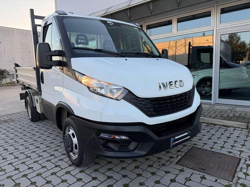 Bianco Usata 2021 Iveco Daily | 34.500 € - Immagine 1/4