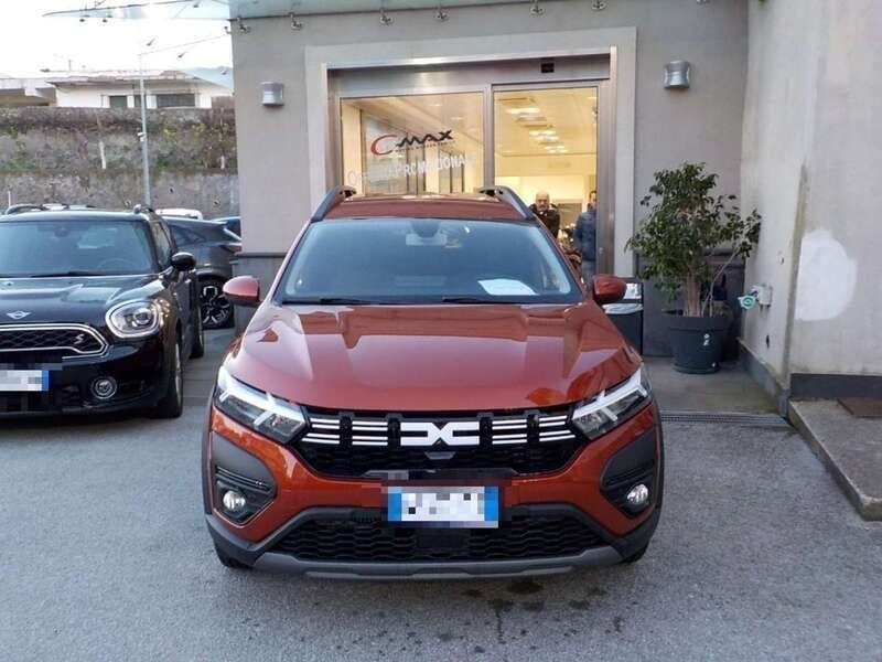 Altro pastello Nuova 2024 Dacia Jogger Expression Monovolume | 19.500 € (Buon prezzo) - Immagine 1/3
