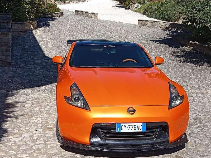 Arancione Usata 2012 Nissan 370Z Coupé | 29.000 € (Buon prezzo) - Immagine 1/4
