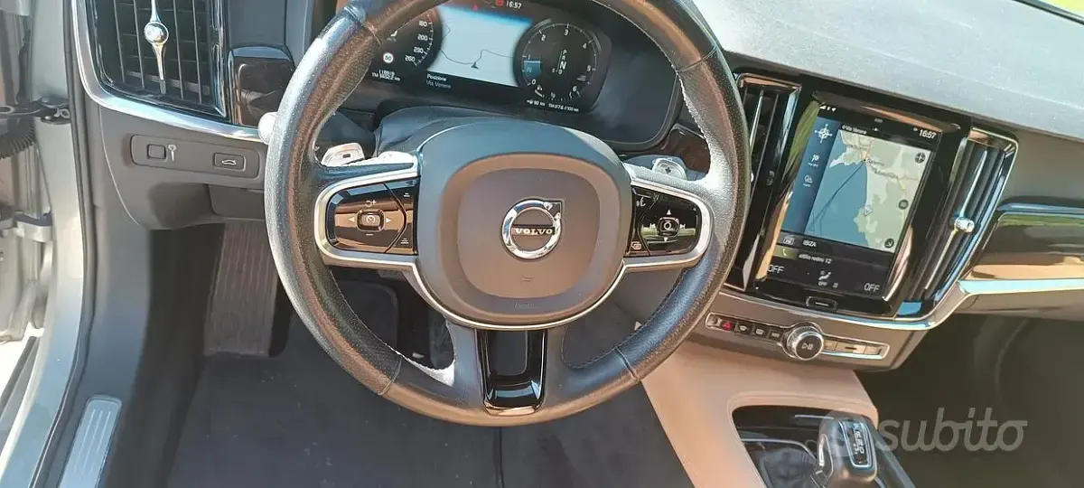 Usata Volvo V90 Inscription 190 CV (139 kW) 2017 Grigio Station wagon