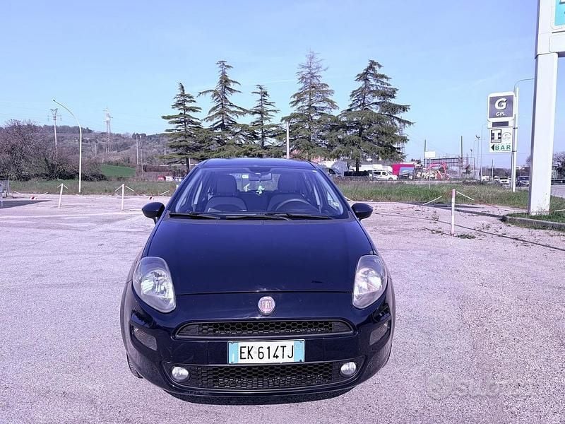 Usata Fiat Punto 69 CV (50 kW) 2012 Blu Utilitaria