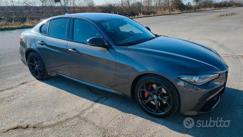 Usata Alfa Romeo Giulia Tech Edition 190 CV (139 kW) 2019 Grigio Berlina