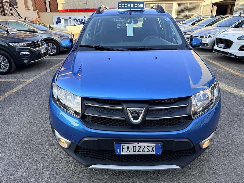 Usata Dacia Sandero Prestige 90 CV (66 kW) 2015 Blu/azzurro Berlina