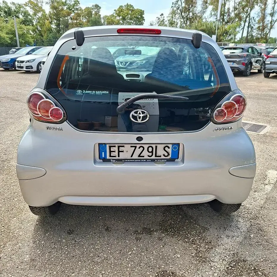 Usata Toyota Aygo Sol 68 CV (50 kW) 2010 Grigio Utilitaria