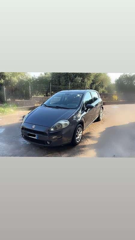 Usata 2015 Fiat Punto Lounge Due volumi | 3500 € (Super prezzo) - Immagine 1/4