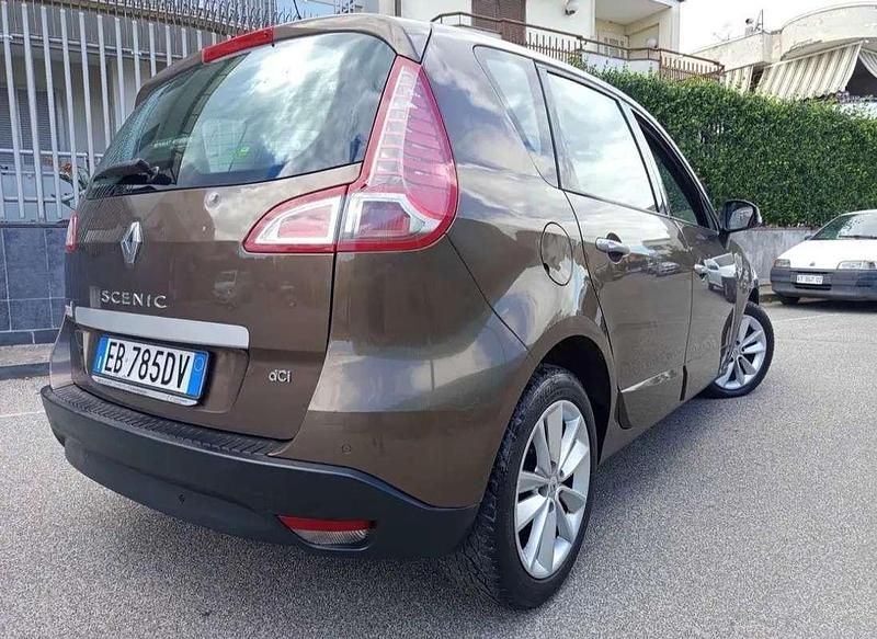 Usata Renault Scénic III Dynamique 110 CV (80 kW) 2010 Monovolume