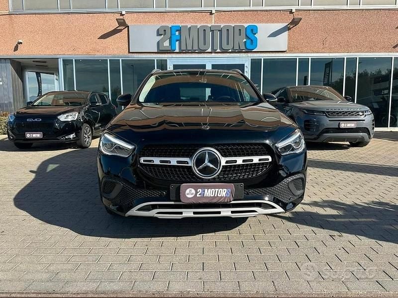 Usata Mercedes GLA180 Business 116 CV (85 kW) 2022 Nero SUV