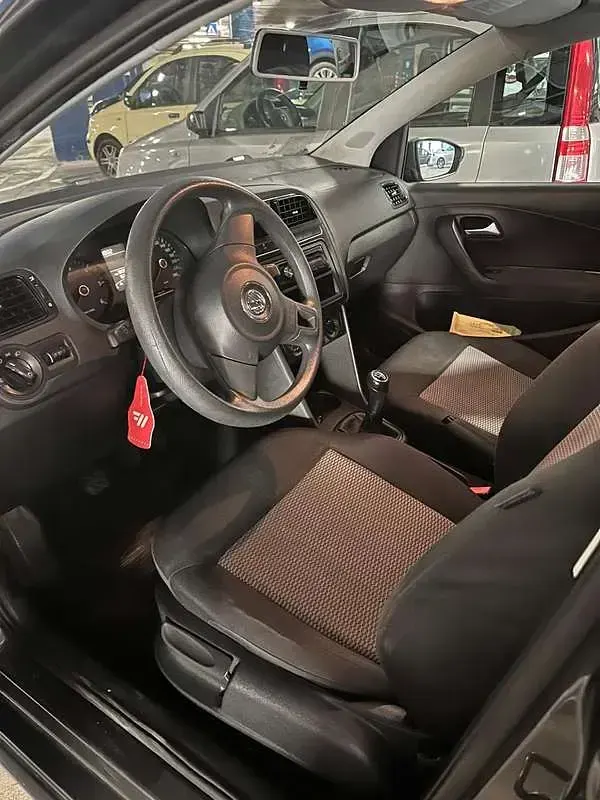 Usata VW Polo Trendline 75 CV (55 kW) 2010 Grigio Utilitaria