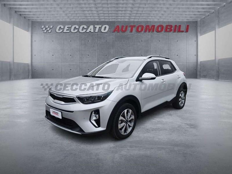 Argento Usata 2025 Kia Stonic Style SUV | 14.287 € (Ottimo prezzo) - Immagine 1/4