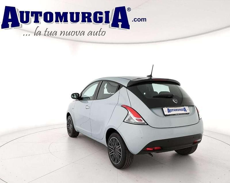 Usata Lancia Ypsilon Silver 69 CV (50 kW) 2024 Verde Utilitaria