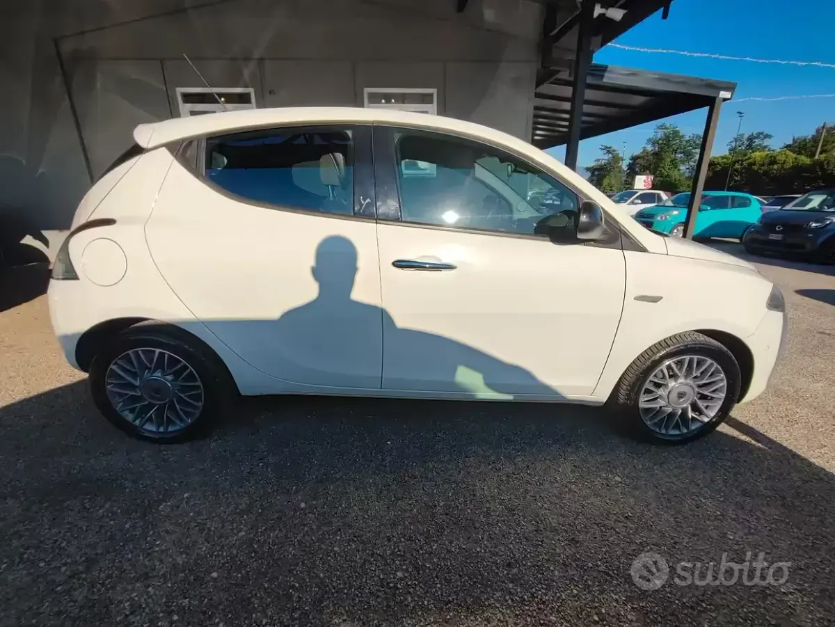 Usata Lancia Ypsilon S 85 CV (62 kW) 2011 Bianco Utilitaria