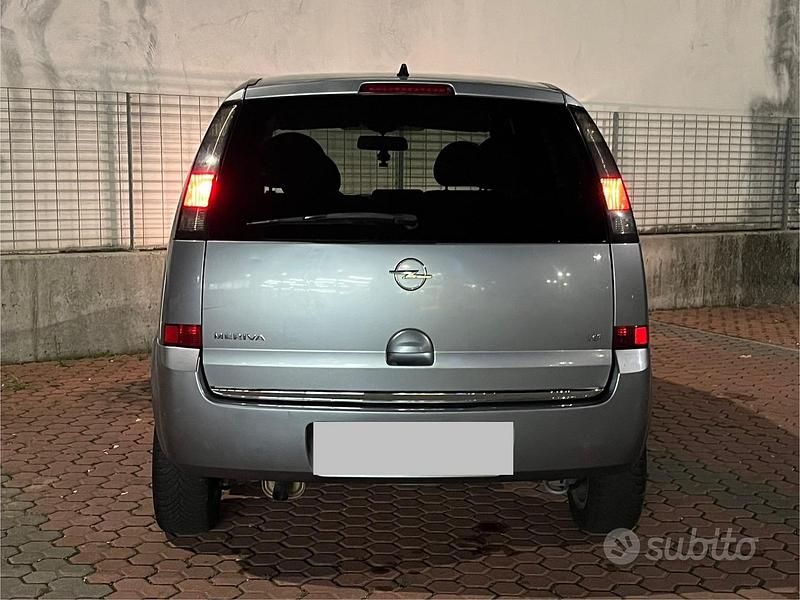 Usata Opel Meriva 105 CV (77 kW) 2006 Grigio Monovolume
