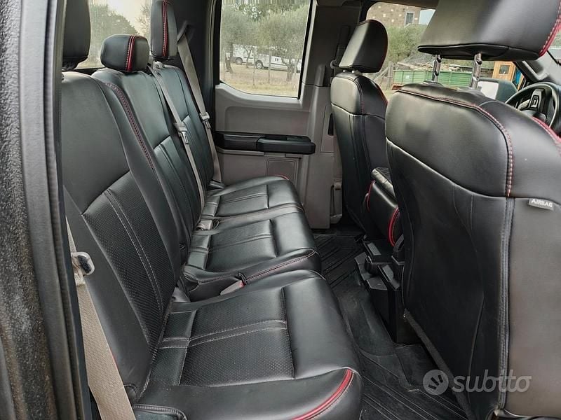 Usata Ford F-150 2023 Grigio Pick-up