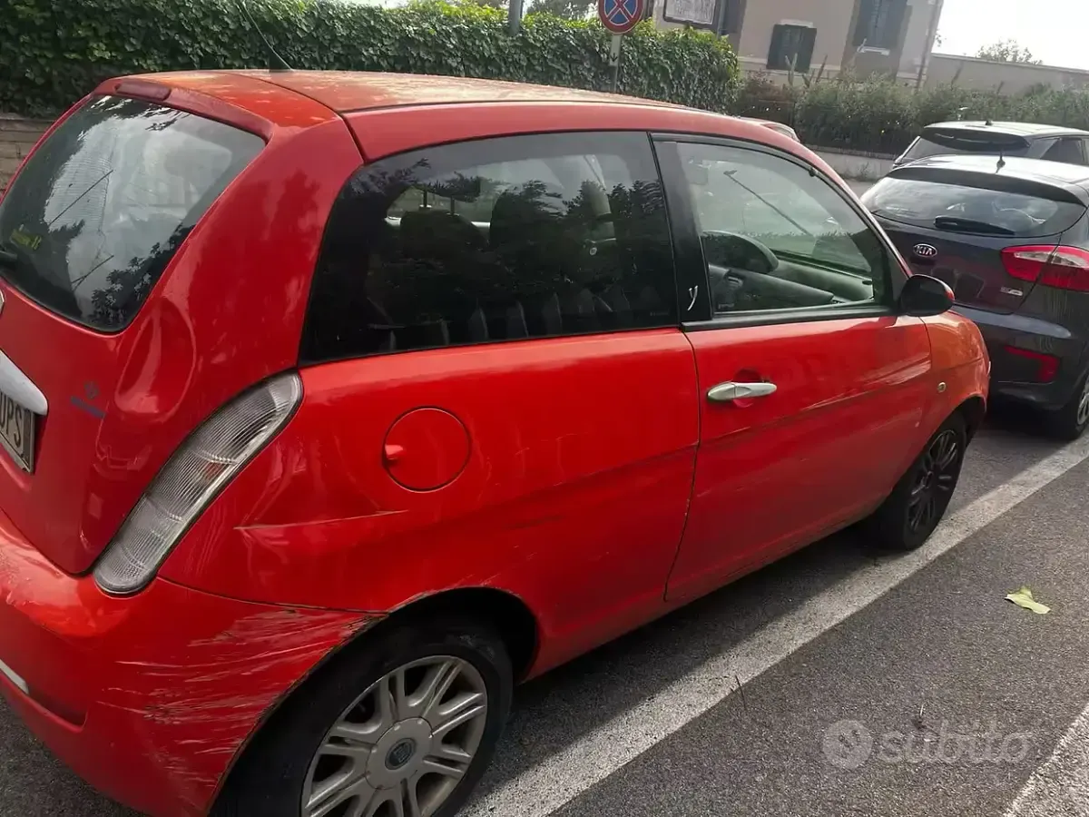 Usata Lancia Ypsilon 60 CV (44 kW) 2007 Rosso Utilitaria
