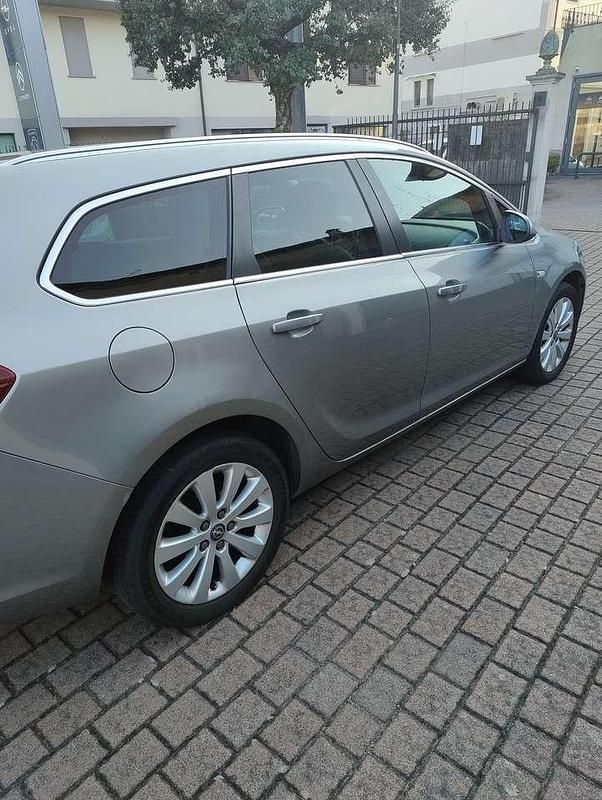 Usata Opel Astra Cosmo 110 CV (80 kW) 2015 Grigio Station wagon
