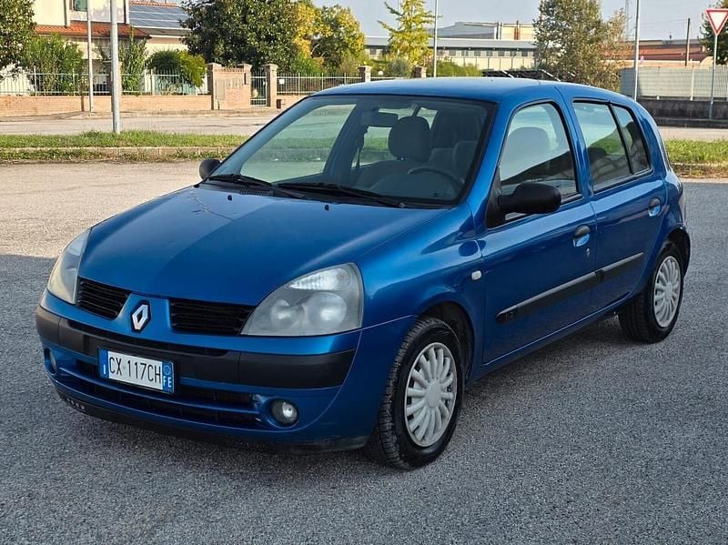 Usata Renault Clio II 58 CV (42 kW) 2005 Other Berlina