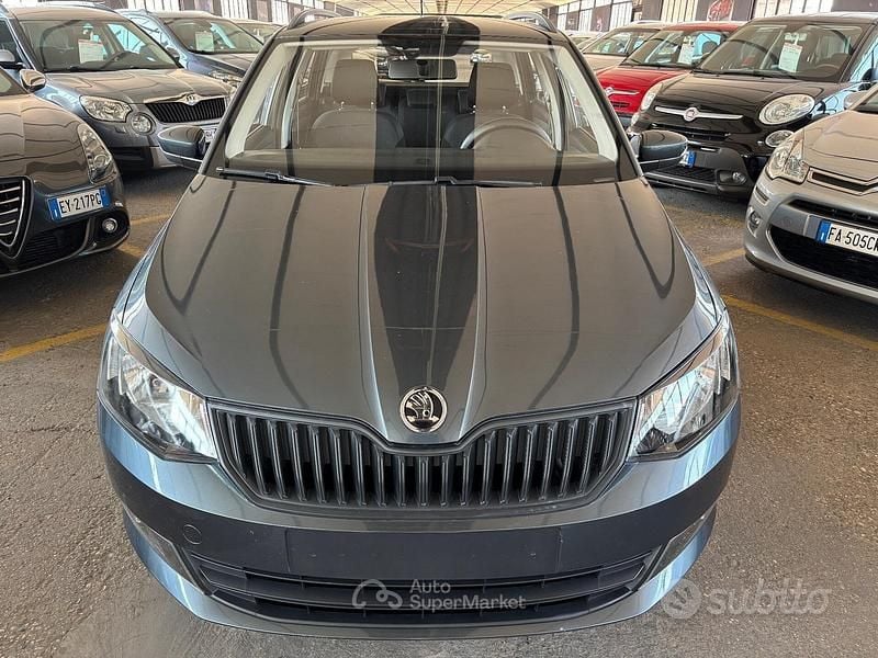 Usata Skoda Fabia Ambition 75 CV (55 kW) 2015 Grigio Utilitaria