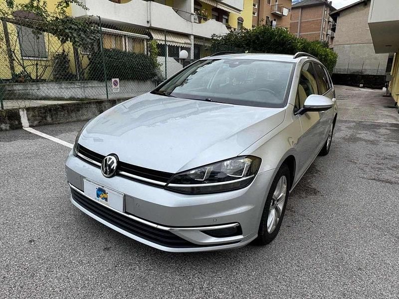 Begagnad VW Golf VII Business 150 HK (110 kW) 2020 Grå Kombi