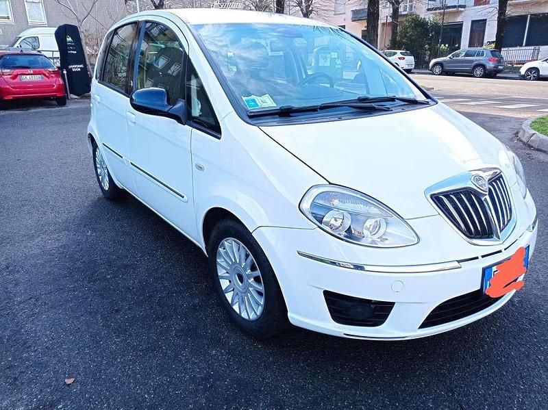 Bianco Usata 2012 Lancia Musa Monovolume | 6000 € (Molto cara) - Immagine 1/1