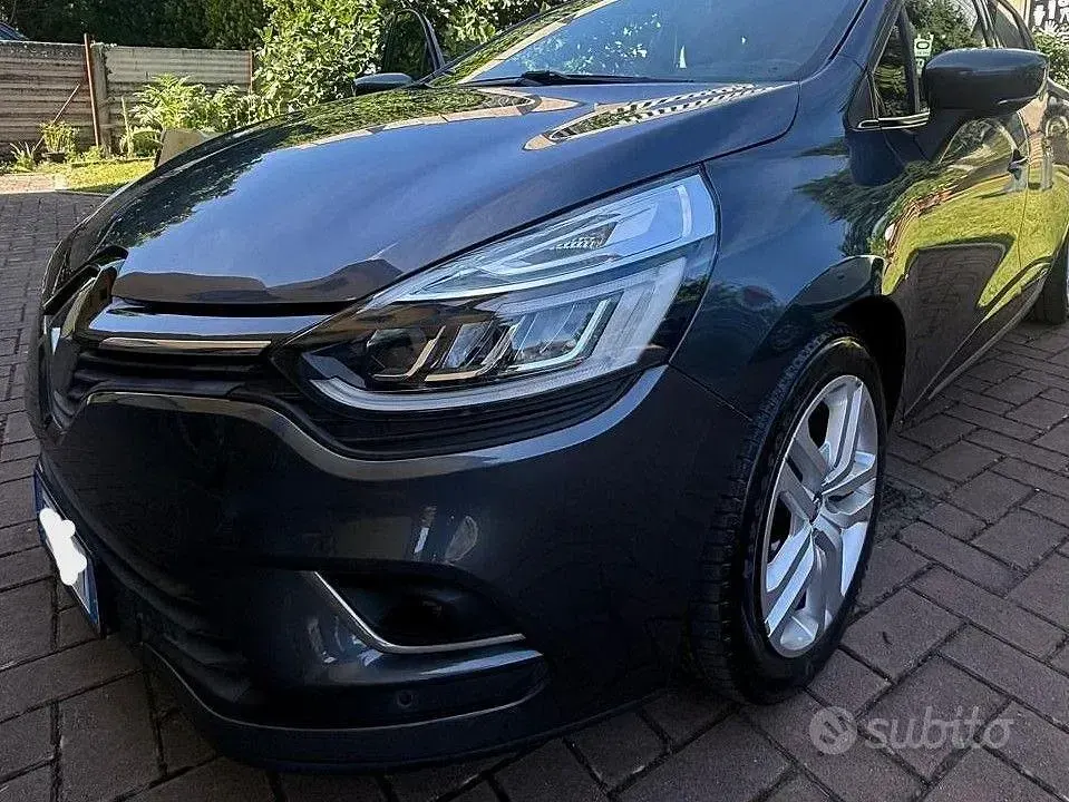 Usata Renault Clio 90 CV (66 kW) 2016 Grigio Utilitaria