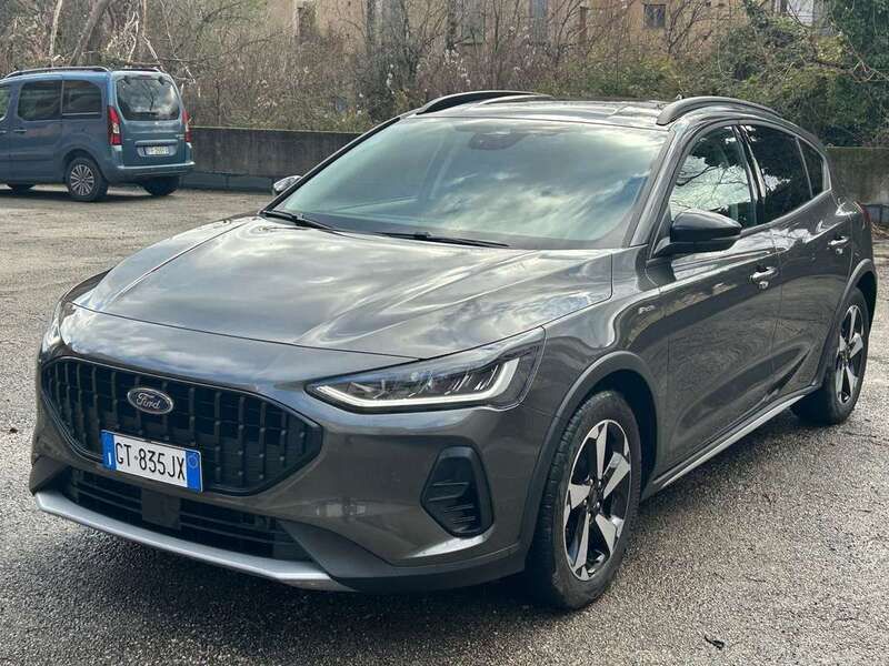 Grigio Usata 2024 Ford Focus Active Due volumi | 22.500 € (Buon prezzo) - Immagine 1/4