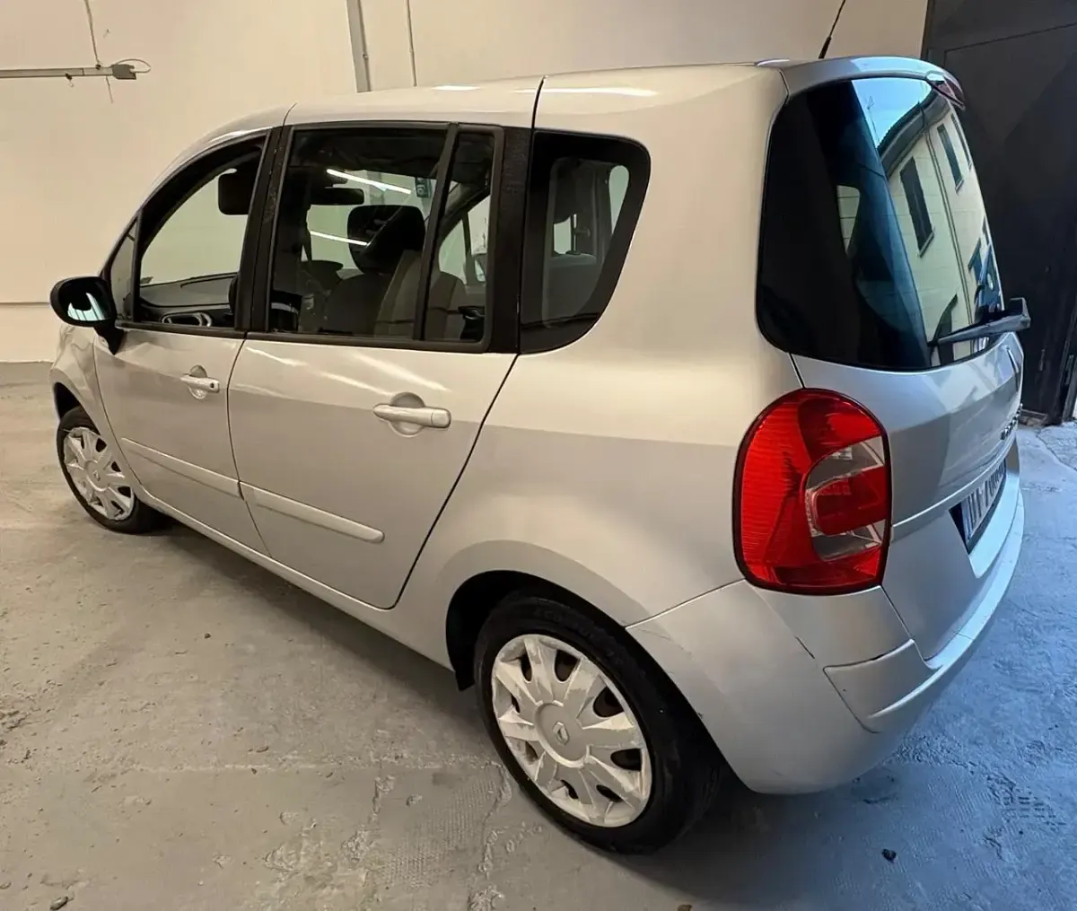 Usata Renault Modus Dynamique 75 CV (55 kW) 2009 Grigio Monovolume