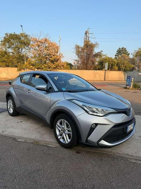 Usata Toyota C-HR Active 98 CV (72 kW) 2024 Grigio SUV