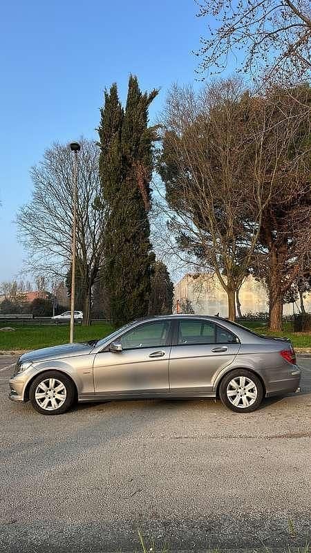 Usata Mercedes C200 Elegance 136 CV (100 kW) 2012 Berlina