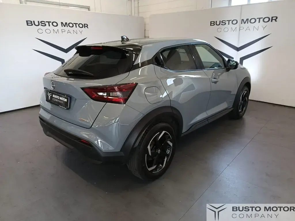 Usata Nissan Juke N-Connecta 143 CV (105 kW) 2023 Grigio / metallizzato SUV