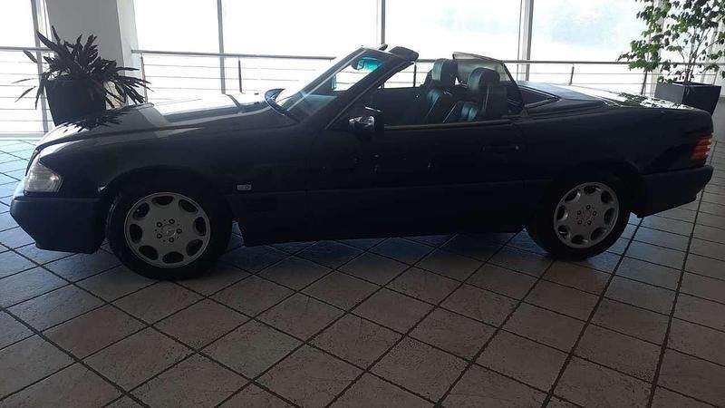 Blu/azzurro Usata 1993 Mercedes SL300 Cabrio | 18.500 € - Immagine 1/4