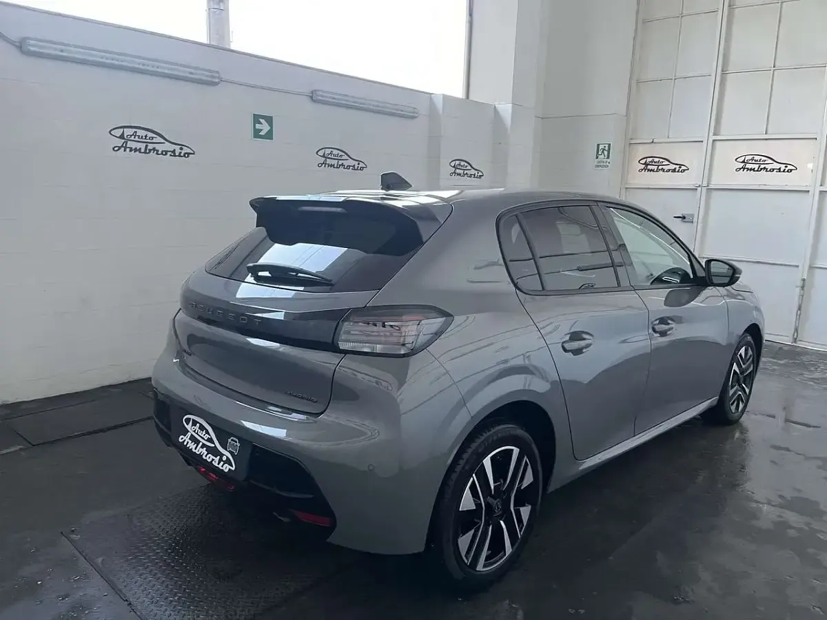 Usata Peugeot 208 110 CV (80 kW) 2025 Grigio Utilitaria